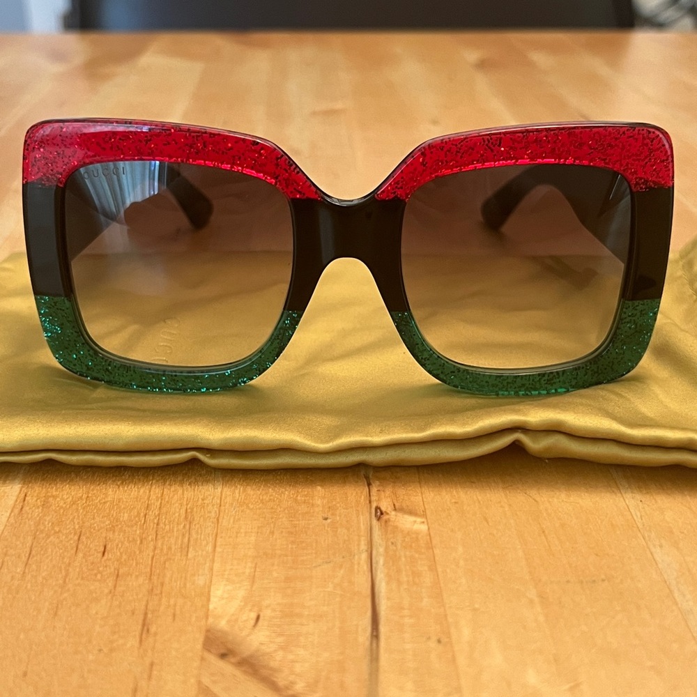 Gucci red and green sunglasses. GG00835